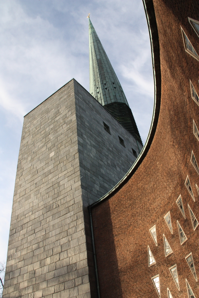 Hauptkirche Sankt Nikolai, Harvestehude (Dieter und Gerhard Langmaack, 1960–62); Wikimedia Commons / Dirtsc (CC BY-SA 3.0)