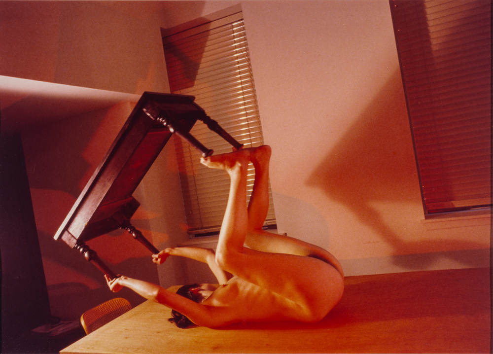 Jimmy DeSana, Coffee Table, 1979, © Jimmy DeSana; Halil Altındere, Ballerinas and Police, 2017, HD video, color, sound, 9’38’’ (Still), Collection FRAC des Pays de la Loire, © Halil Altındere