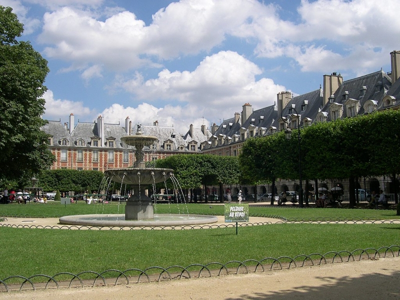 Place des Vosges, Paris, France, Foto: AlNo / Wikimedia Commons (CC BY-SA 3.0)