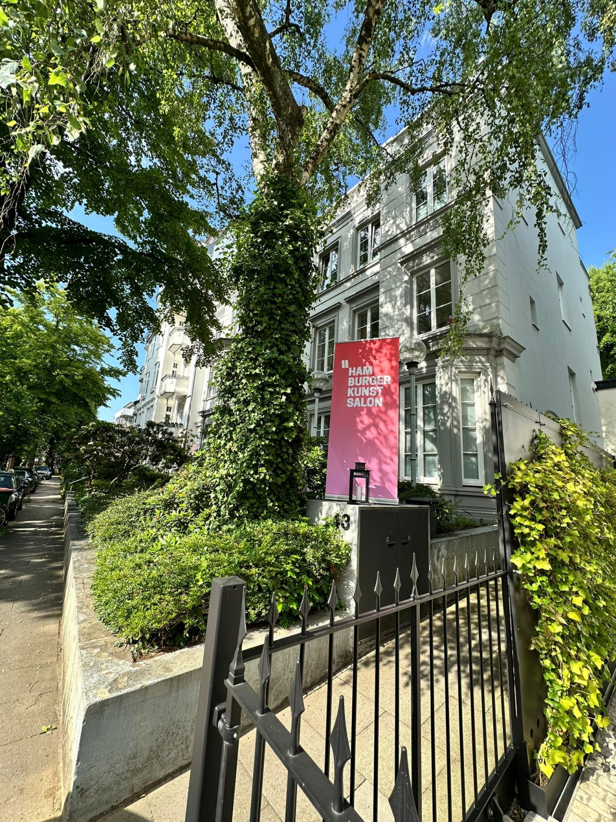 Der »Hamburger Kunstsalon« in Hamburg-Pöseldorf. (Fotografiert von Christian Mühlenbeck)