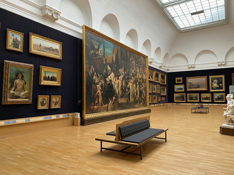 Raumansicht Makart-Saal mit dem Werk Der Einzug Karls V. in Antwerpen, 1878, von Hans Makart (1840–1884), Mitte © Hamburger Kunsthalle, Foto: Kiara Venegas